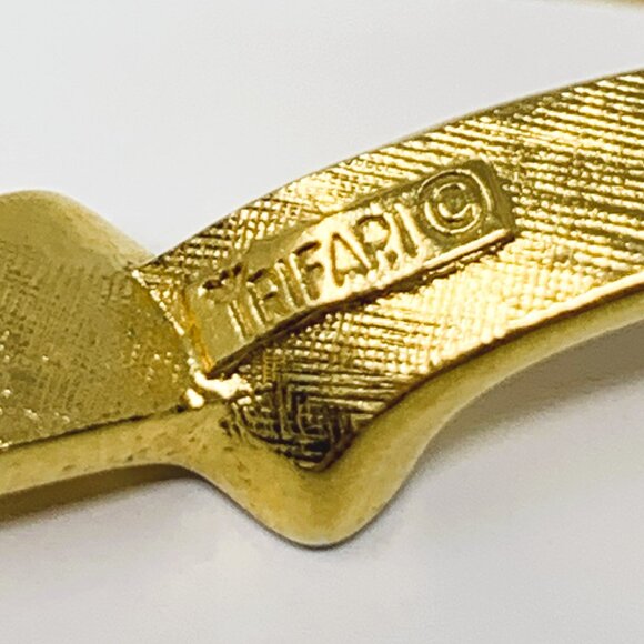 Crown Trifari Gold Tone Wave Brooch - Picture 3 of 7